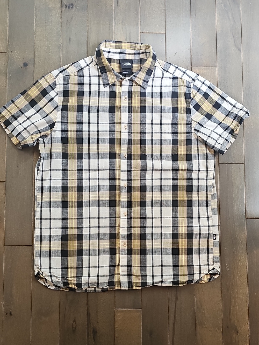The North Face Men’s Button-Up Short-Sleeve Shirt, Large